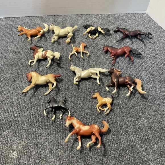 Vintage Breyer Stablemates Lot 16 Mini Horse Figures Foals 1999 Breyer Reeves - Picture 1 of 11